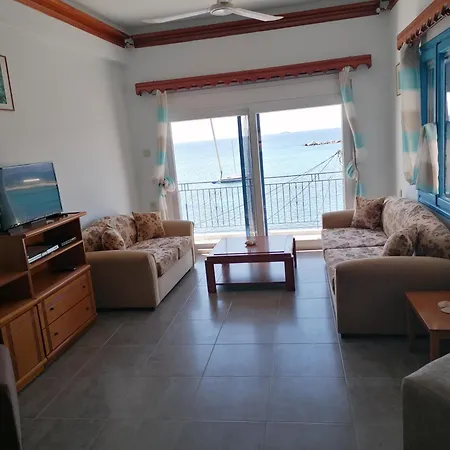 דירה Panoramic Sea View Evmenia And Harbourside Sea Front לוטראקי